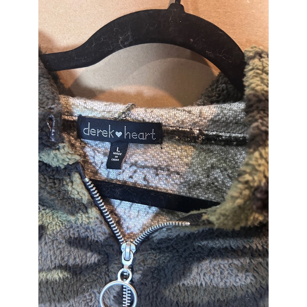 Derek Heart Camo Sherpa Hoodie Womens Large Green Grey Excellent Quarter Zip - Picture 4 of 6